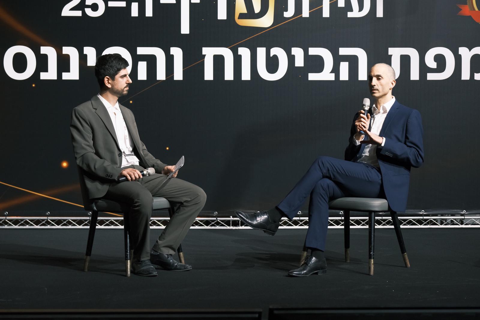 עמית גל עם מנכ"ל עדיף יובל נוריאל | צילום: סטודיו עדיף