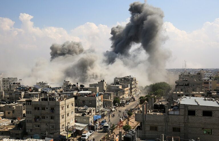 לשיקום עזה: מועצת השלום של טראמפ במגעים עם ענקית לוגיסטיקה