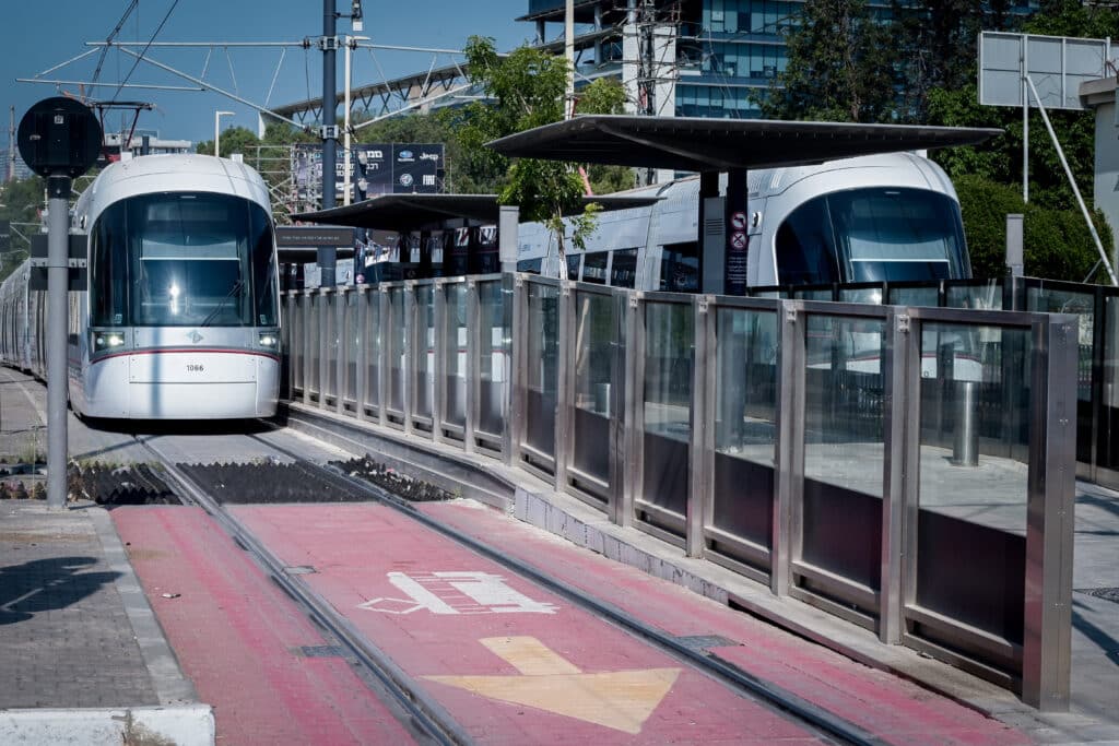 הרכבת הקלה בפתח תקווה | אבשלום ששוני/פלאש 90