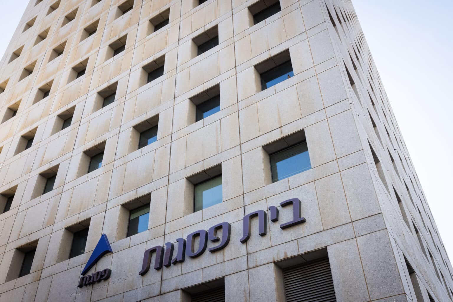 פסגות תהפוך לחברה ביטחונית: תרכוש את יצרנית הרובוטים הצבאיים Roboteam