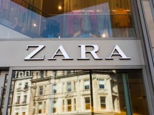 London,,Uk,,March,26th,2022:,Zara,Fashion,Store,At,333,