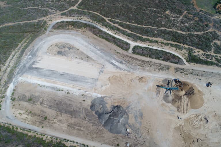 שיכון ובינוי: הקרקע בבעלות החברה בשדה דב נקייה מזיהומים