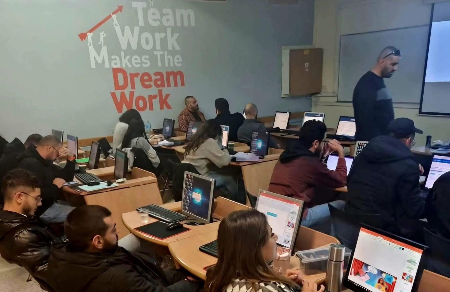 "לתת לחיילים המשוחררים הדרוזים בסיס לקריירה טכנולוגית": החלו הקורסים במרכז החדשנות בעוספיא