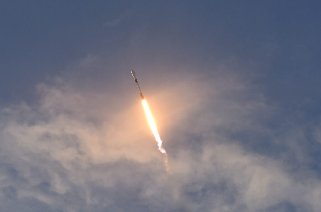 טיל הנושא 60 לוויני סטארלינק | קרדיט: Paul Hennessy via Reuters Connect
