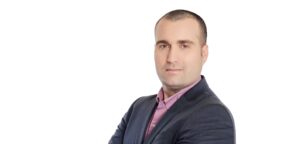 יוני פנינג ממזרחי טפחות | צילום: עופר חג'יוב