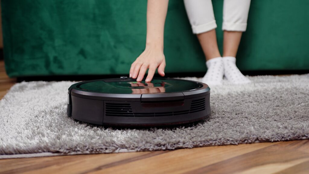 irobot. צילום: Sergii Kozii, שאטרסטוק