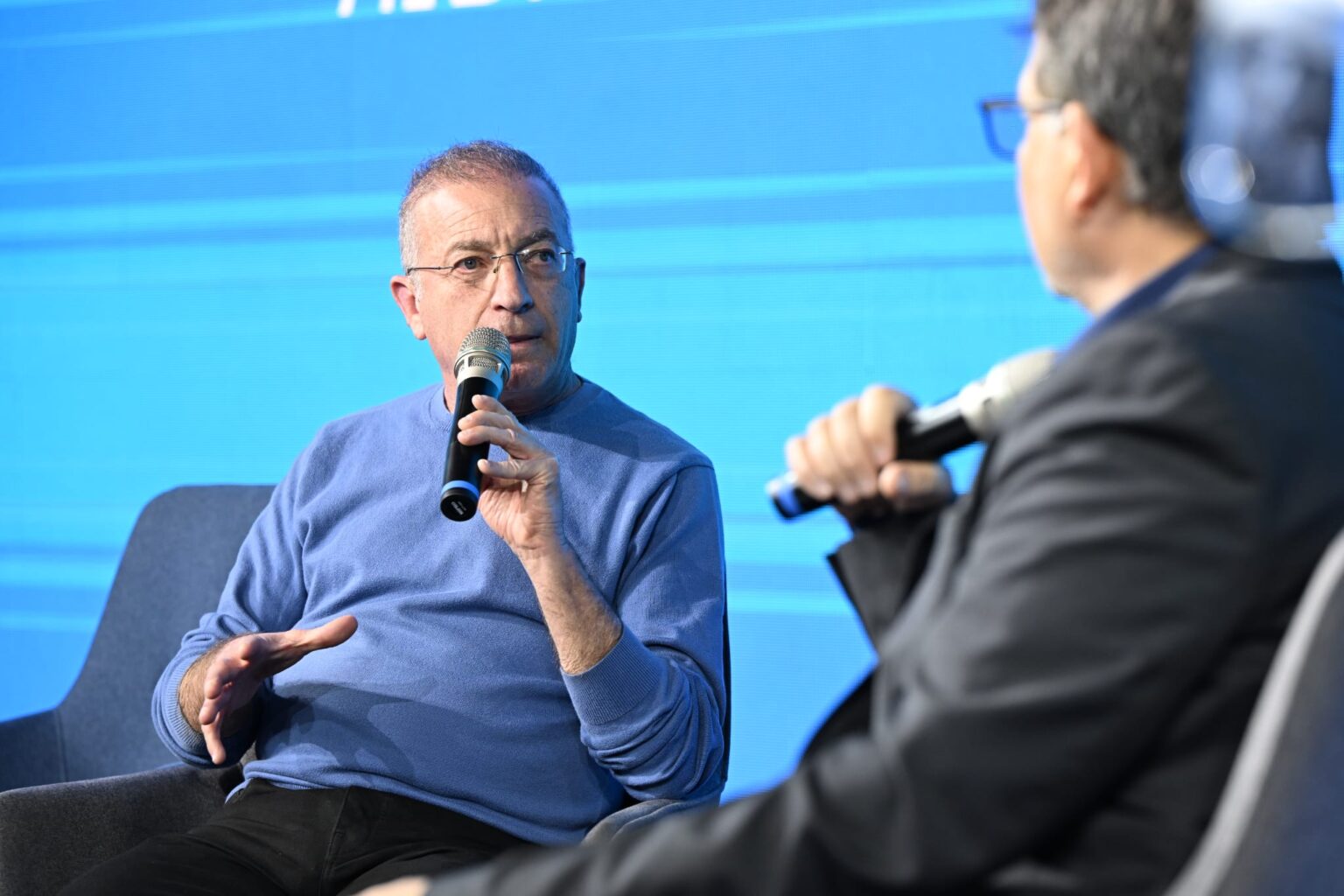 מאיר שפיגלר נגד רשות החשמל: "בורחת מאחריות, נכשלת במכרזים"