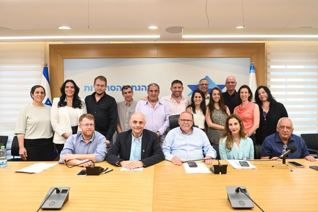 חתימה על הסכם השכר | קרדיט: דוברות ההסתדרות