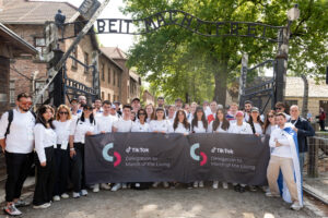 יוצרי התוכן במצעד החיים. צילום cmedia שי מסינטר, באדיבות חברת הפקה MPlive (2)