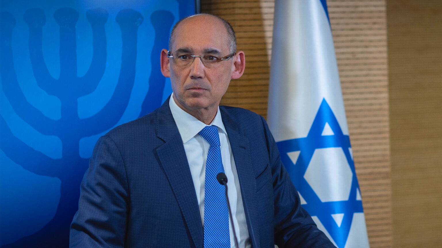 הדילמה של הנגיד: להוריד ריבית או להמתין?