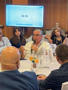 ראש עיריית רעננה חיים ברוידא בפאנל | צילום: יחצ