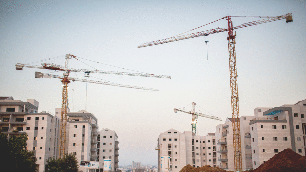 בנייה ברעננה | צילום: הדס פרוש, פלאש 90