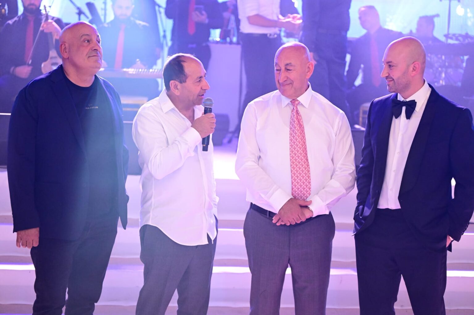 בעלי רשת "סאלח דבאח ובניו" חוגג: רמי לוי הגיע במסוק לברך