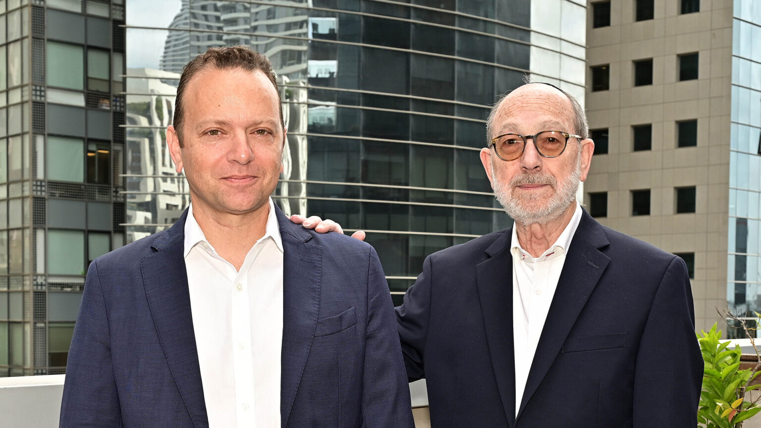 אזורים גייסה 200 מיליון שקל בהנפקה פרטית