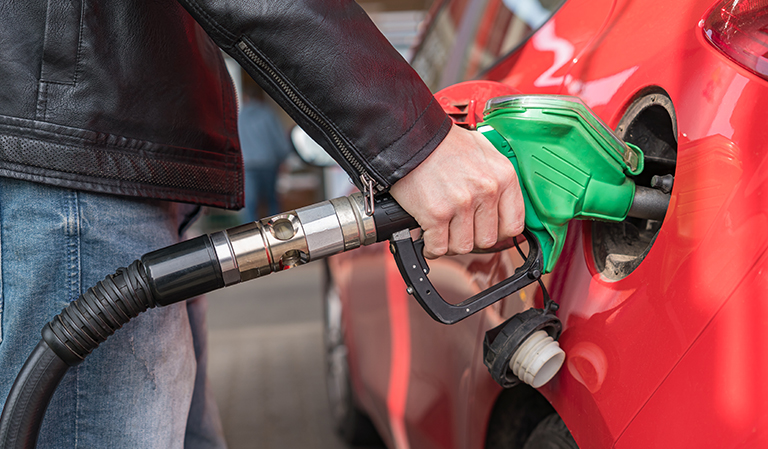 הוצאות הישראלים בתחנות הדלק בספטמבר: 1.764 מיליארד שקל