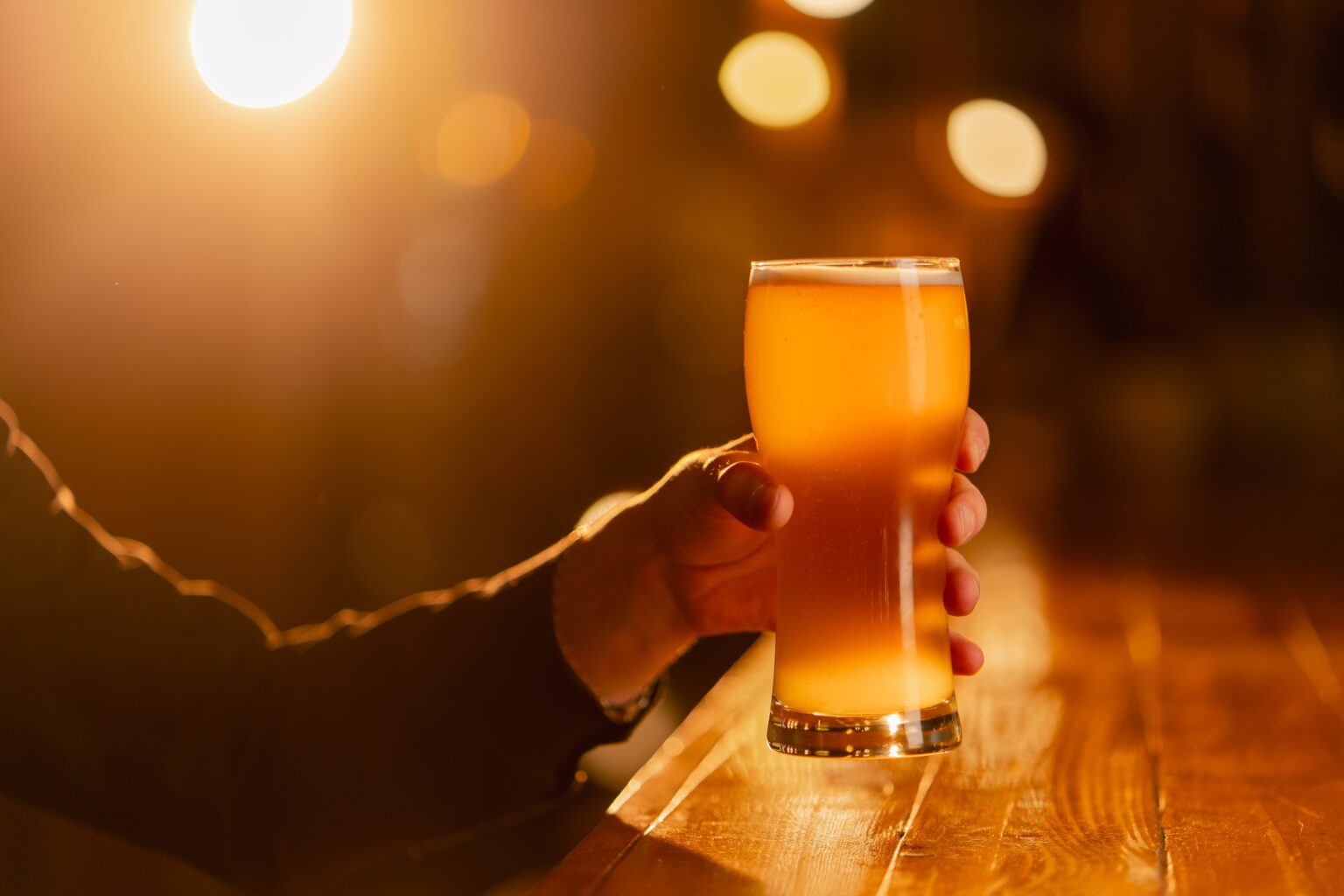 צריכת האלכוהול בארה"ב בשפל – היצרניות הגדולות מחפשות חלופות