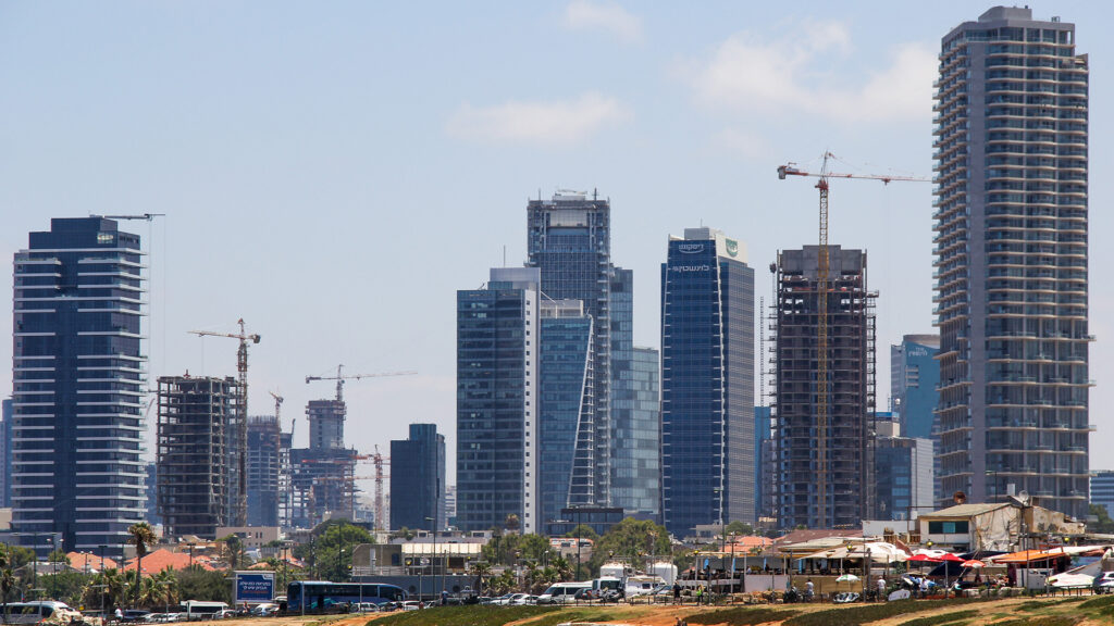 בניה חדשה בתל אביב | קרדיט: Matthew Hechter, פלאש 90