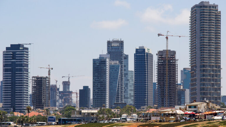 סלע קפיטל: הרווח הנקי זינק ב-41% ל-300 מיליון שקל