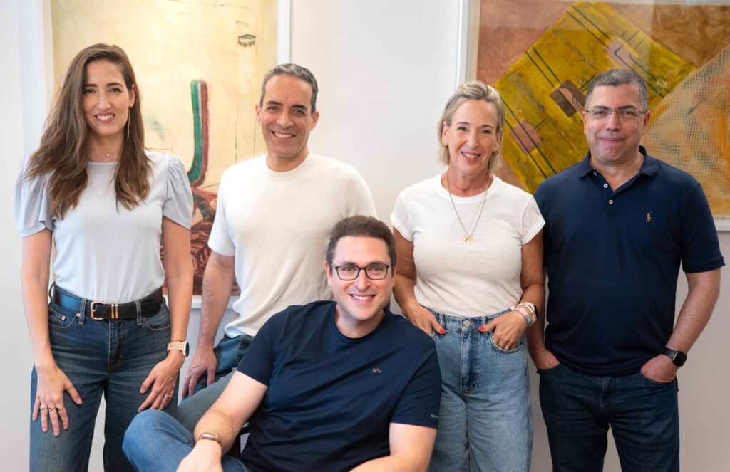 שותפים בקרן גלילות קפיטל: מימין: אריק קליינשטיין, רינת רמלר, ליאור ליטבק, קובי סמבורסקי ונופר עמיקם. צילום: מארי רון
