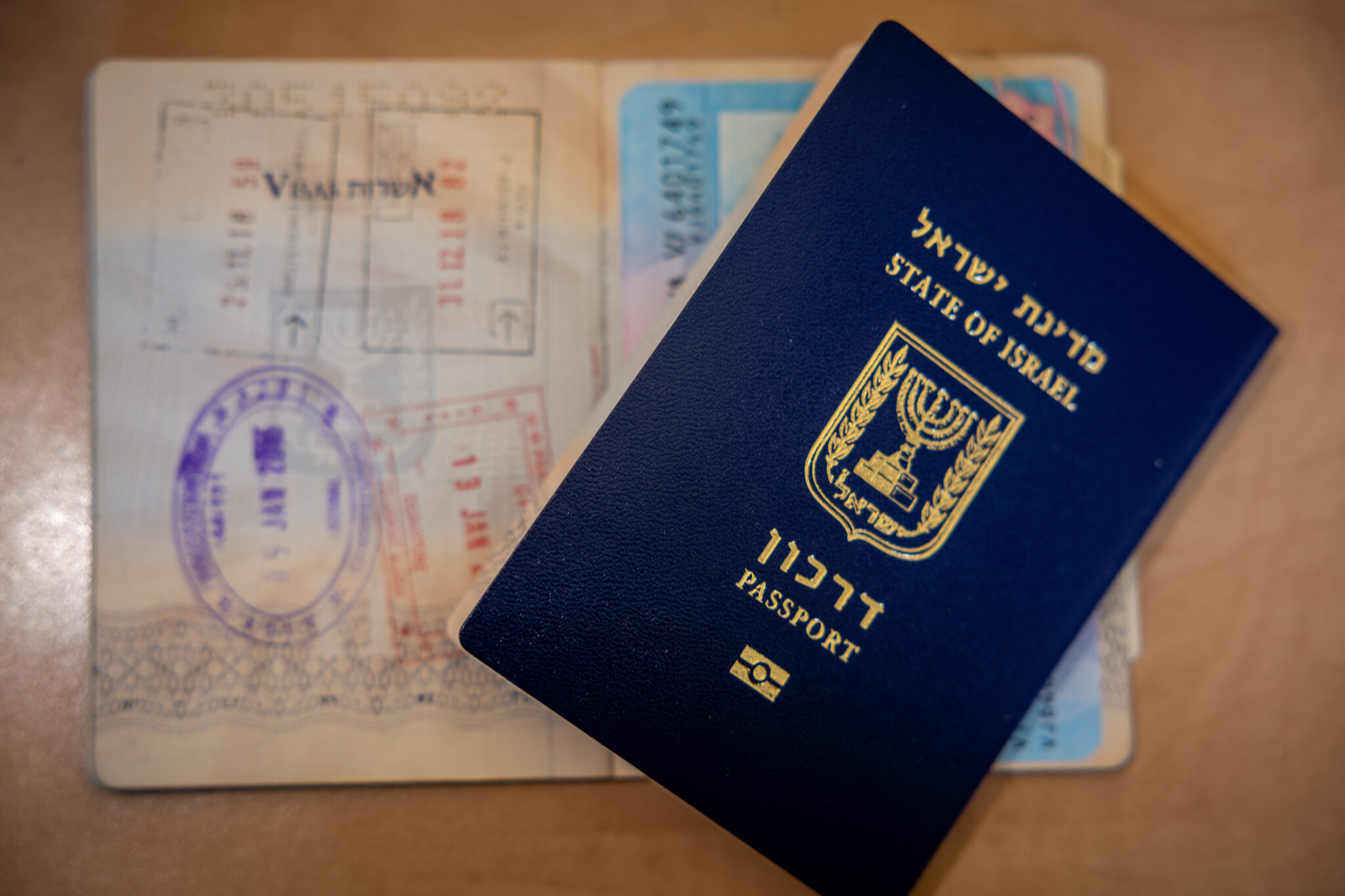 דרכון ישראלי | צילום: Nati Shohat/Flash90