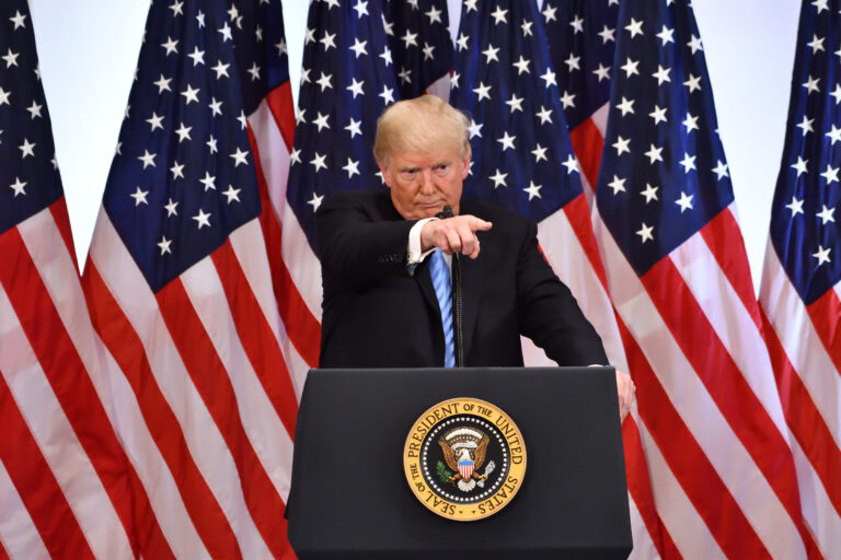 שנה לכהונת טראמפ 2.0: וול סטריט בשיאים – למרות חוסר הוודאות