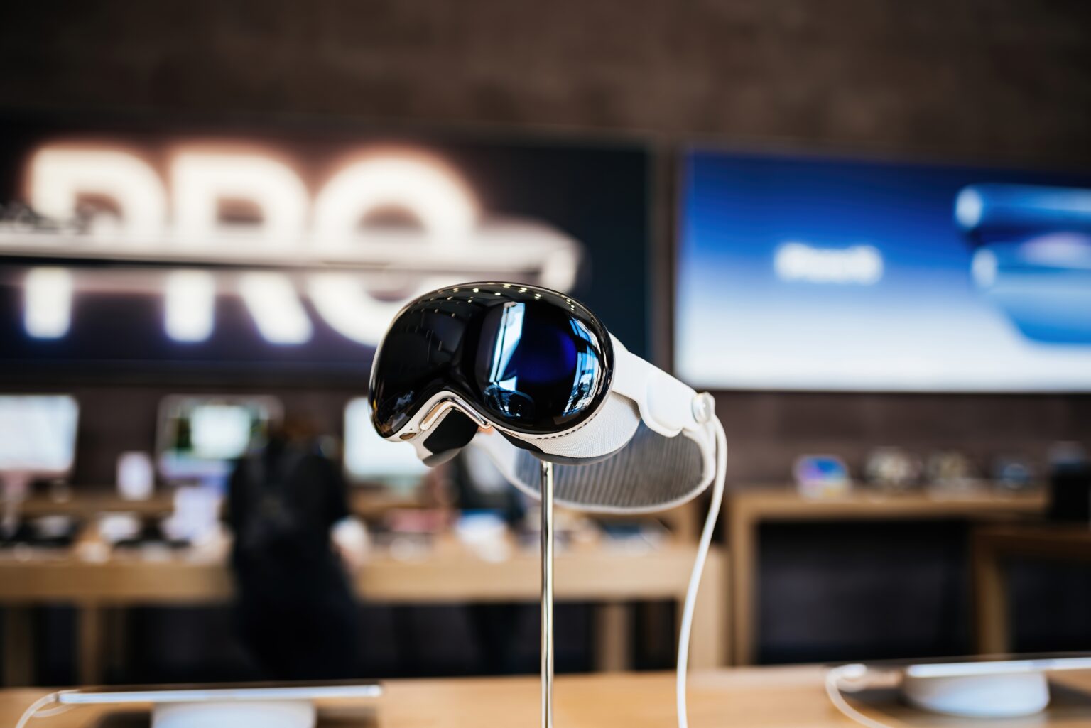 אפל מצמצמת את הייצור של Vision Pro – אחרי מכירות נמוכות