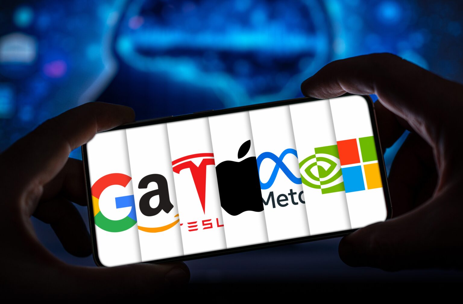 אמזון מזנקת בענן, אפל מבטיחה רבעון שיא – אבל כולם מחכים לאנבידיה