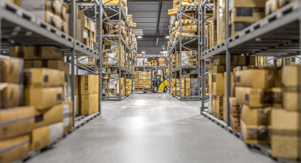 חבילות במחסן | צילום: שאטרסטוק