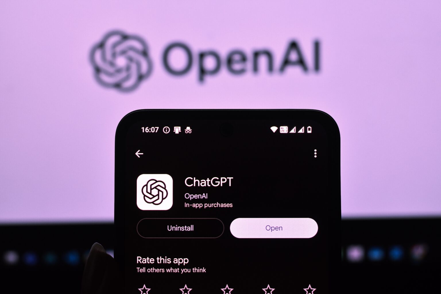 OpenAI תוסיף פרסומות ב-ChatGPT? קוד הודלף מגרסת הבטא