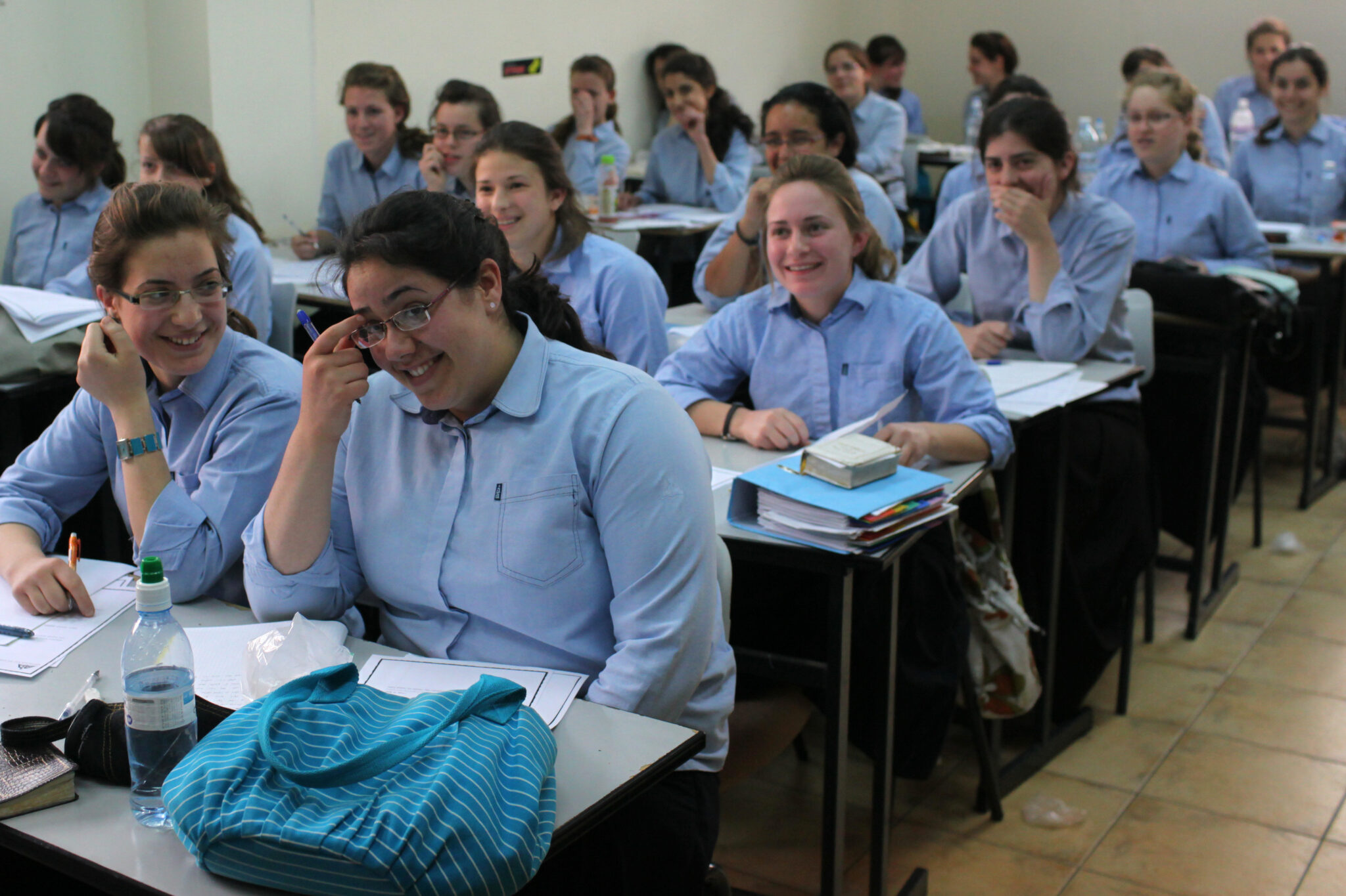 תלמידות חרדיות בסמינר בית יעקב בירושלים | צילום: קובי גדעון, פלאש 90