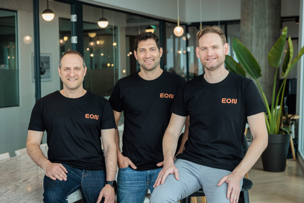 מימין לשמאל: אופיר ארליך (CEO), רון קמחי (CTO), וגונן שטיין (President) צילום: אסף רביבו