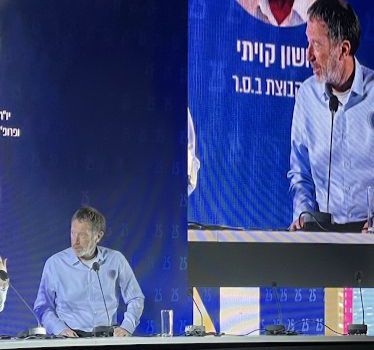 אבי שמחון: "מחירי הדירות יירדו ב-10% בשנה וחצי הקרובות"