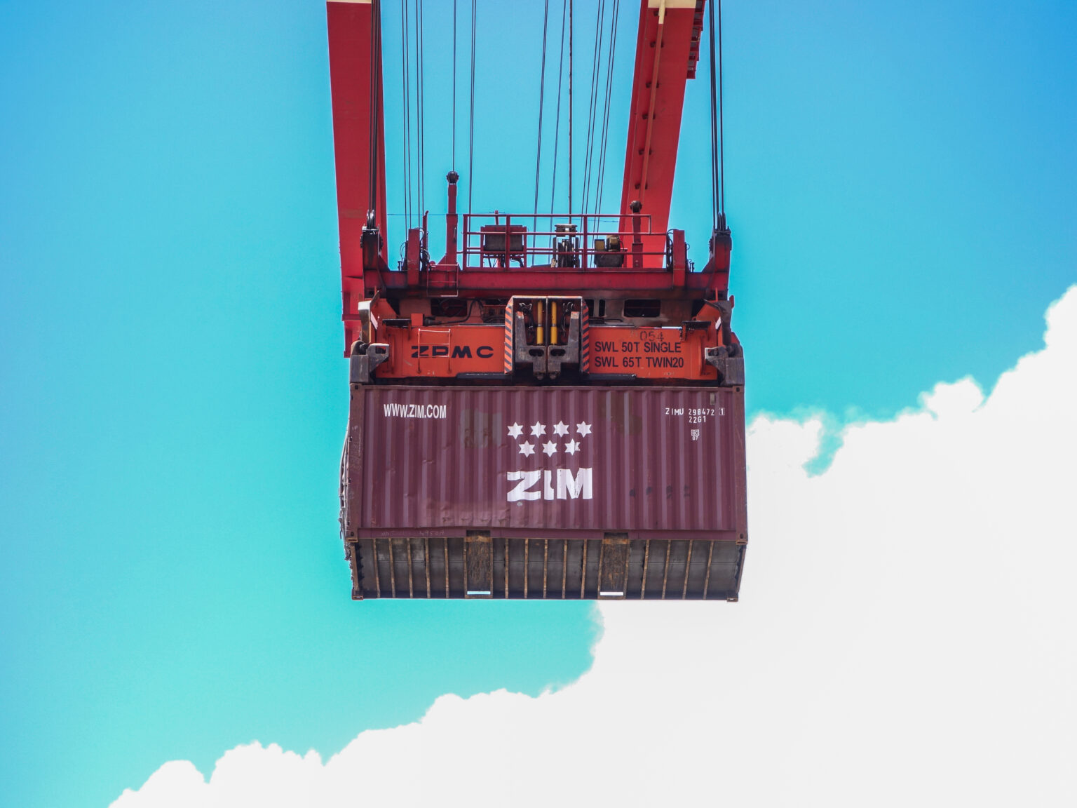 מאבק השליטה שמטלטל את צים – ולמה המניה מזנקת?