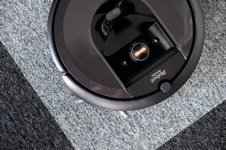 מניית iRobot מתרסקת: נכנסת לפשיטת רגל ומוחקת 85% מערכה השנה