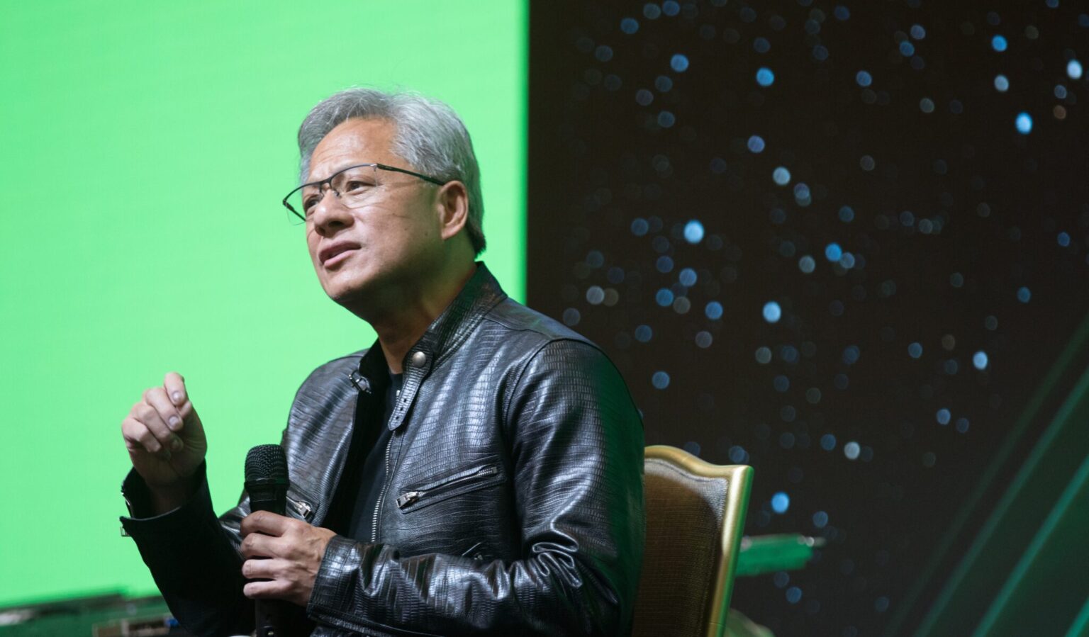 מנכ"ל אנבידיה: לא בטוח שסין תוכל לקבל את שבבי H200