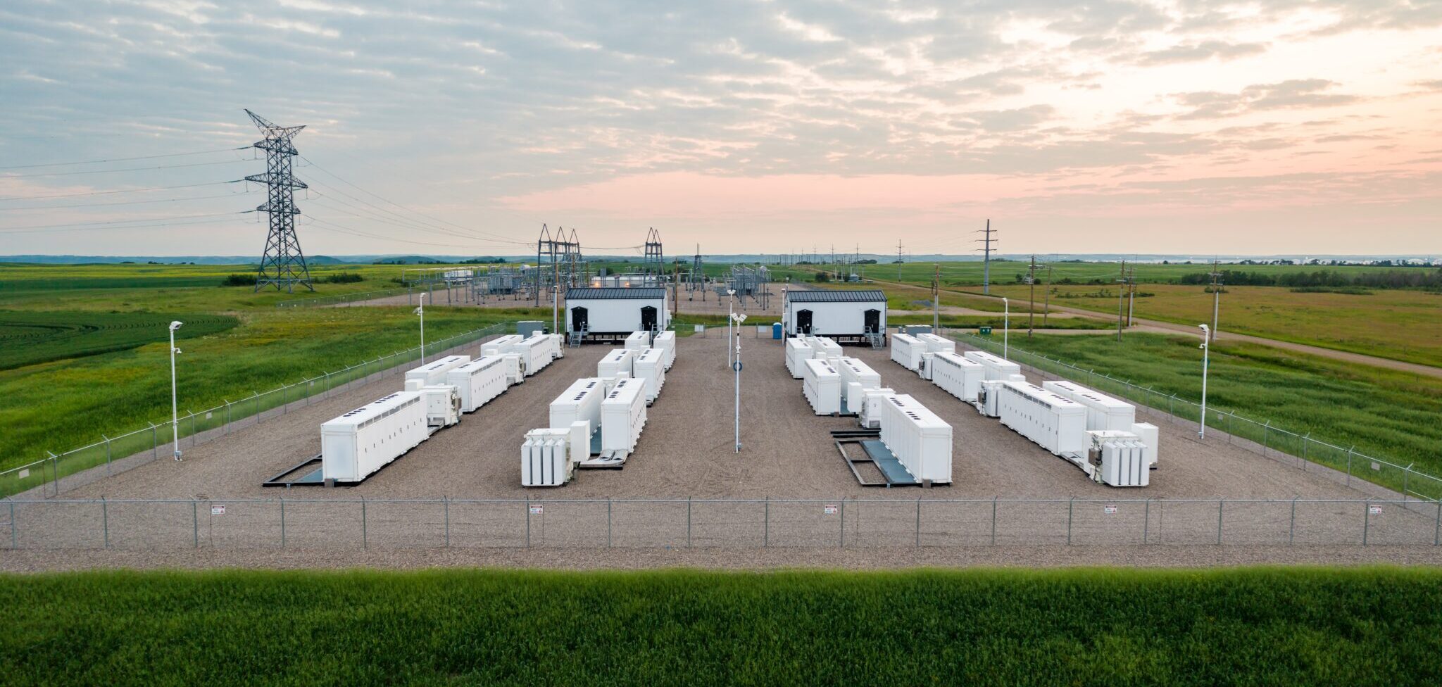 סוללות אגירת חשמל | צילום: שאטרסטוק