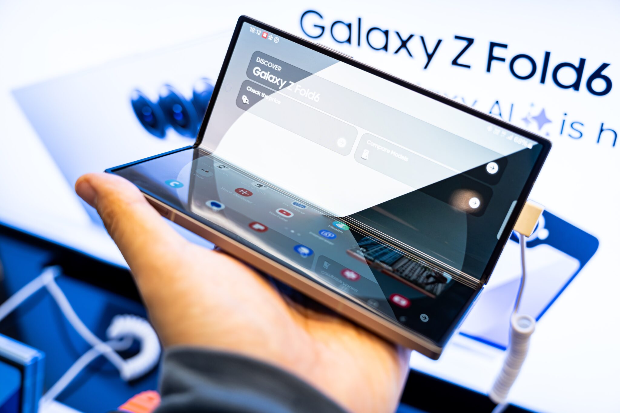 הסמארטפון המתקפל Galaxy Z Fold6 של סמסונג | צילום: שאטרסטוק