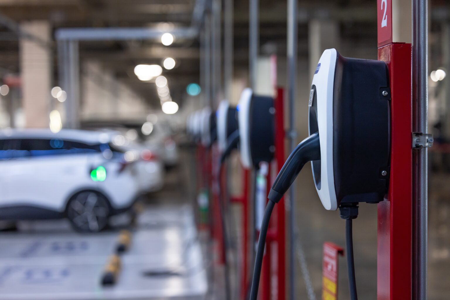 חנוך מילביצקי: "העלאת המס לא תעודד חדירת רכבים חשמליים"