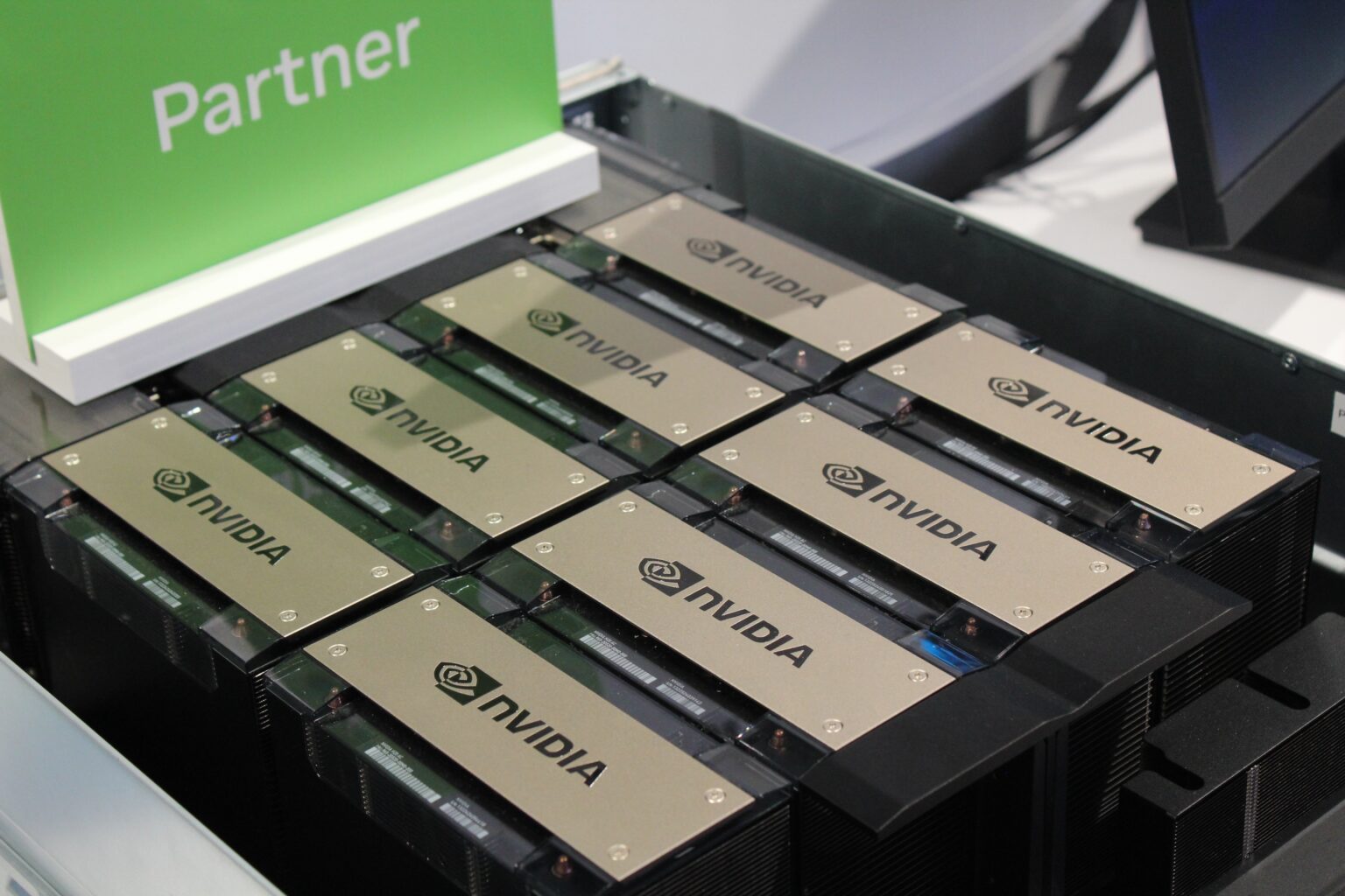 אנבידיה השקיעה 2 מיליארד דולר בספקית התשתיות ל-AI