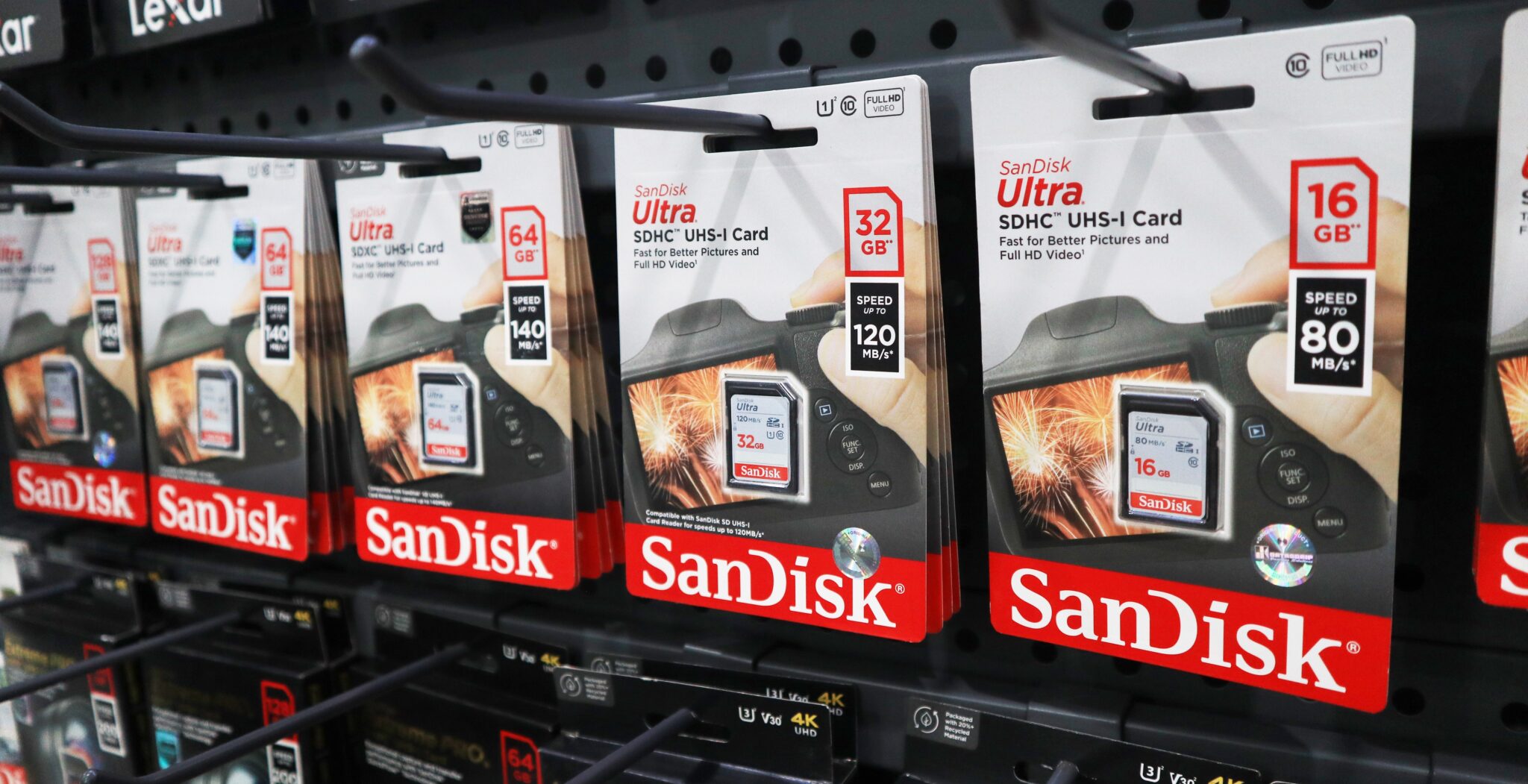 כרטיסי זיכרון של סנדיסק | צילום: שאטרסטוק