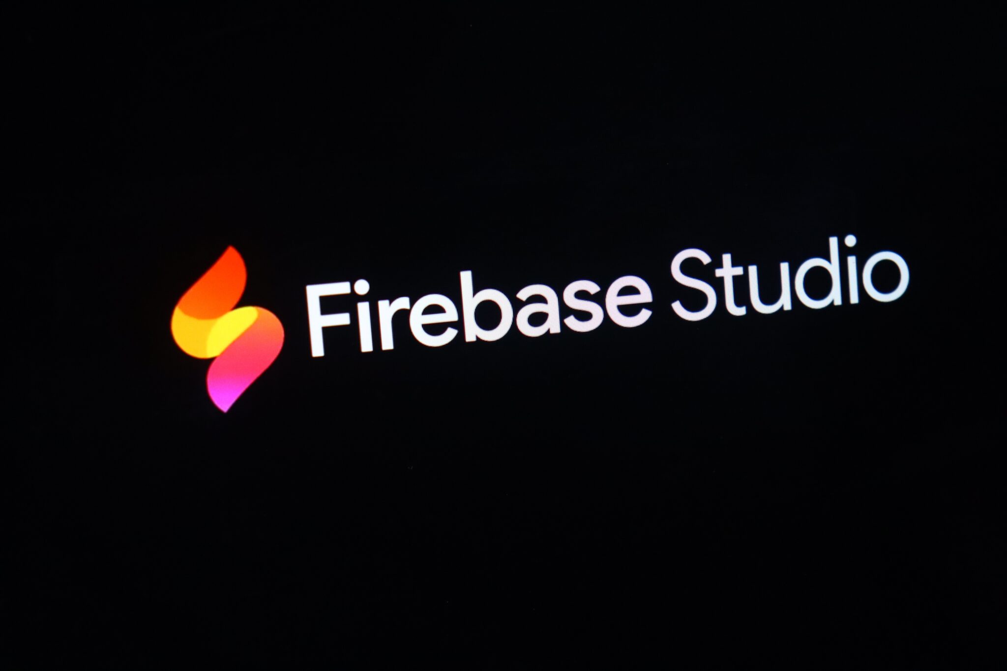 Firebase Studio של גוגל | צילום: שאטרסטוק