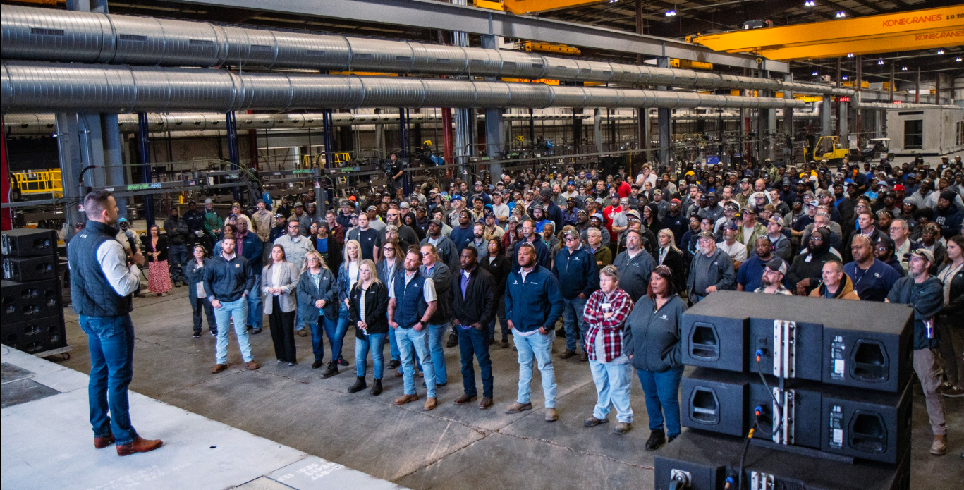 מי המנכ"ל שחילק בונוסים של 240 מיליון דולר לעובדיו?