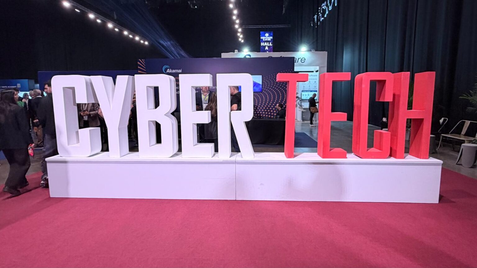 בוב פלורס בכנס סיייברטק: "הרעים מתחדשים הרבה יותר מהר מאיתנו"