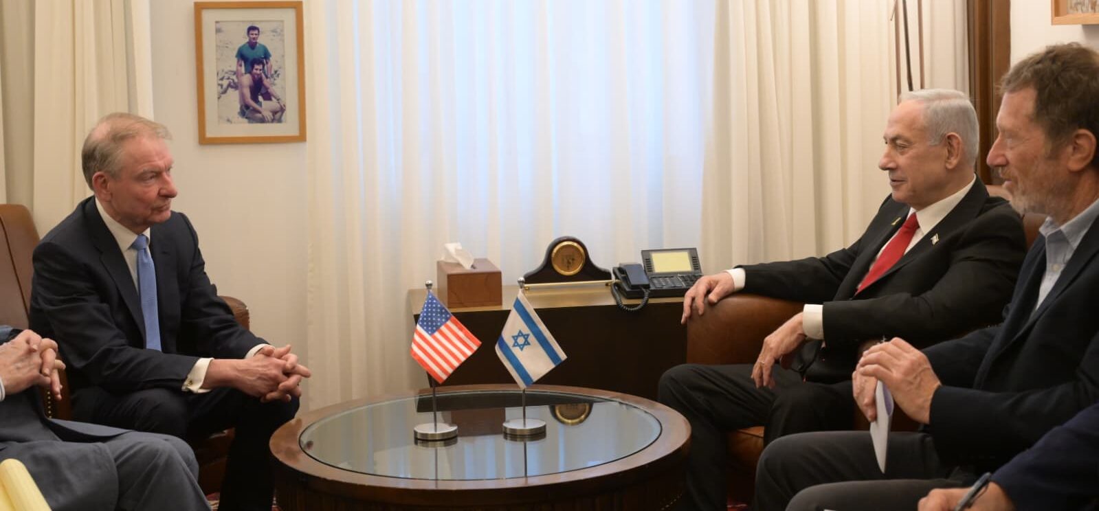 ראש הממשלה בנימין נתניהו עם יו"ר רשות ניירות ערך של ארה״ב, פול אטקינס | צילום: עמוס בן גרשום/ לע״מ