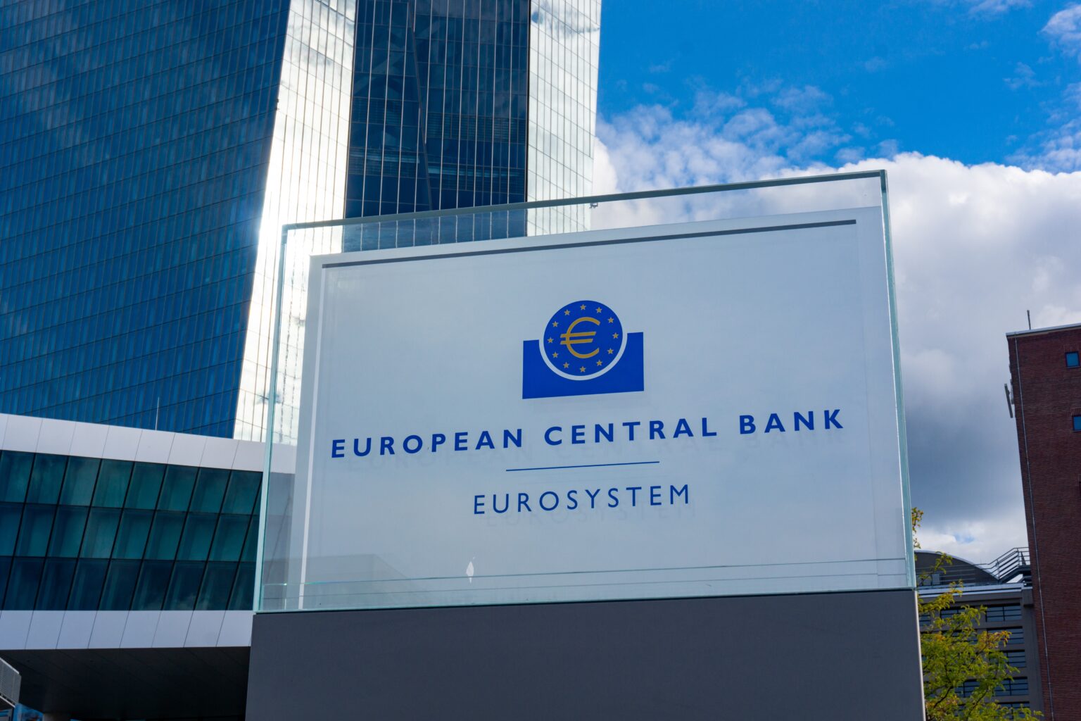 בכירים ב-ECB: "אפריל הוא מועד מוקדם מדי להחלטה על העלאת ריבית"