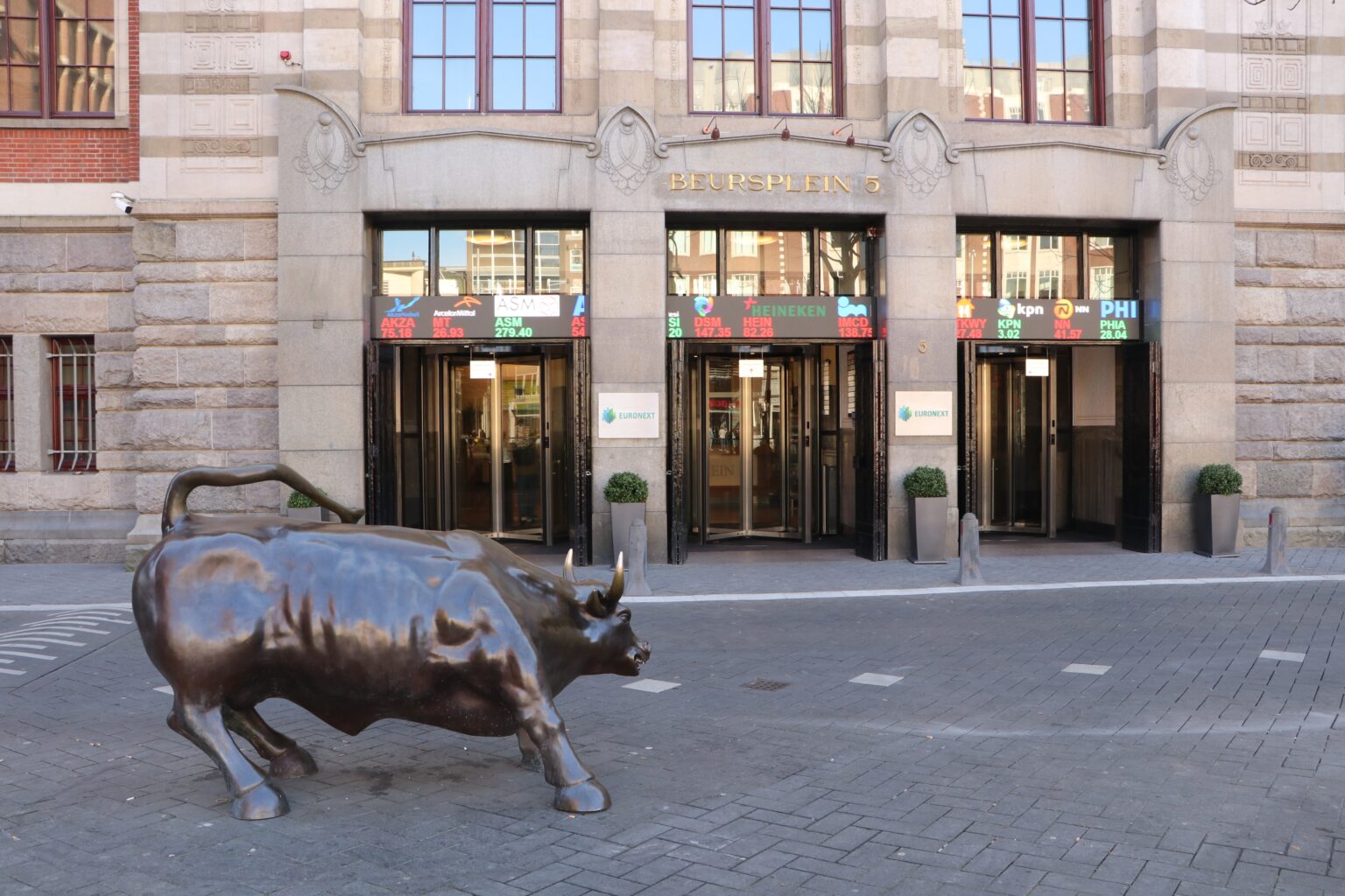 בורסות אירופה נפתחו בירידות: מדד ה-Stoxx 600 צונח ב-3.4%