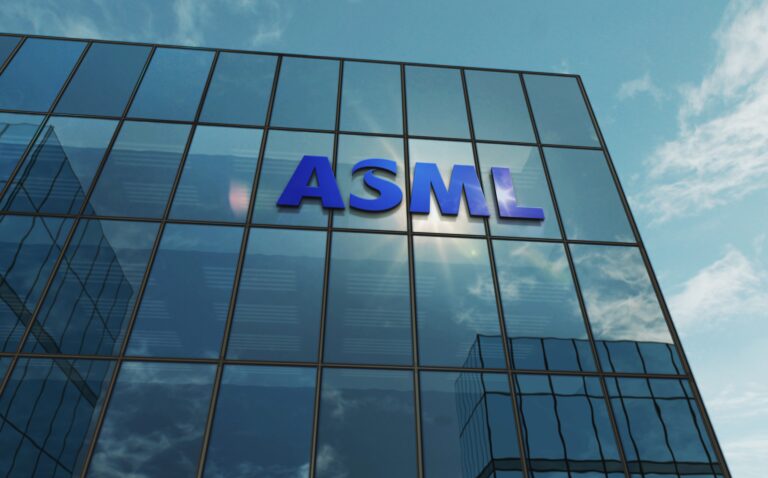 ASML מפתיעה את השוק – והמחסור בשבבים הופך למכונת כסף למיקרון