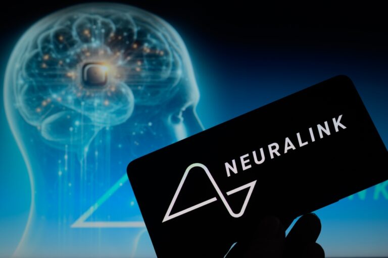 neuralink, שואפים להשתיל מכשיר בתוך המוח | צילום: שאטרסטוק