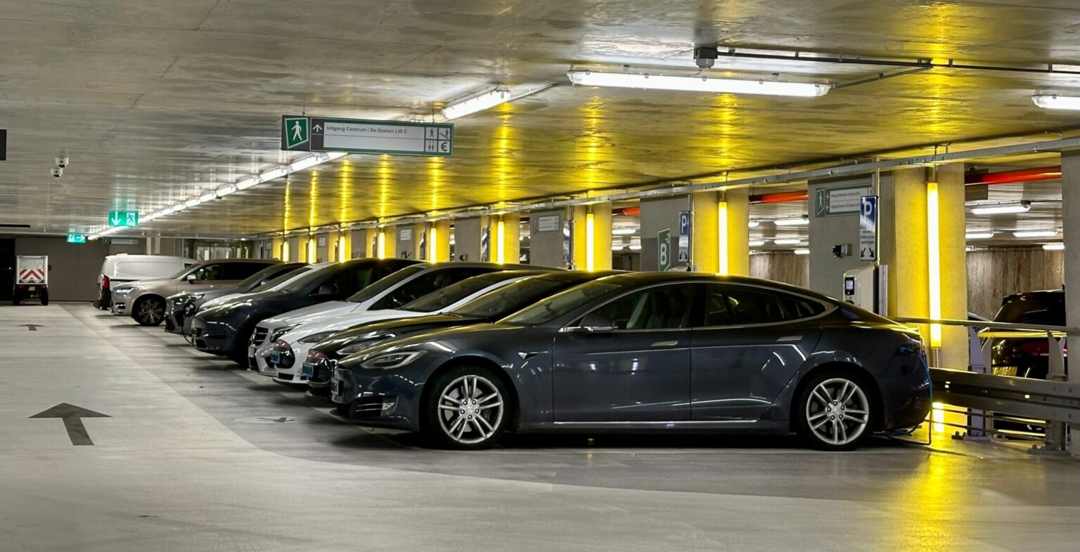 מניבים תרכוש 50% מבעלות בחניון בת"א בהיקף 56.5 מיליון שקל