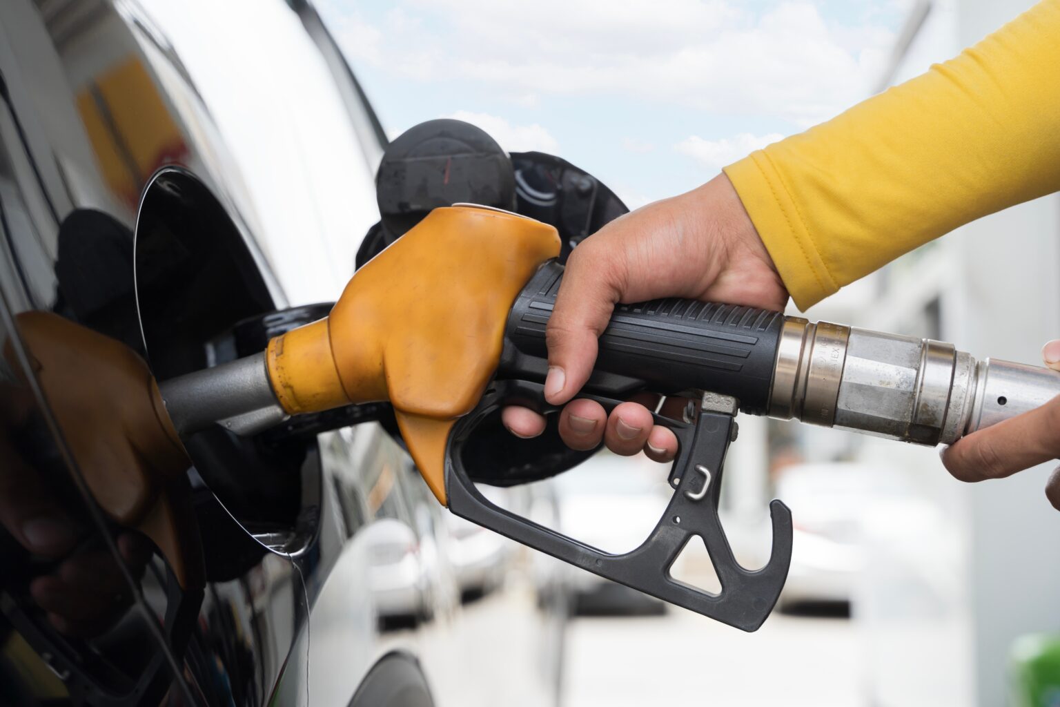 במוצ"ש: ליטר בנזין 95 יתייקר ב-3 אגורות ל-6.88 שקלים